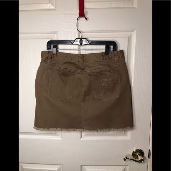 Thalia Sodi skirt  - Picture 2 of 4